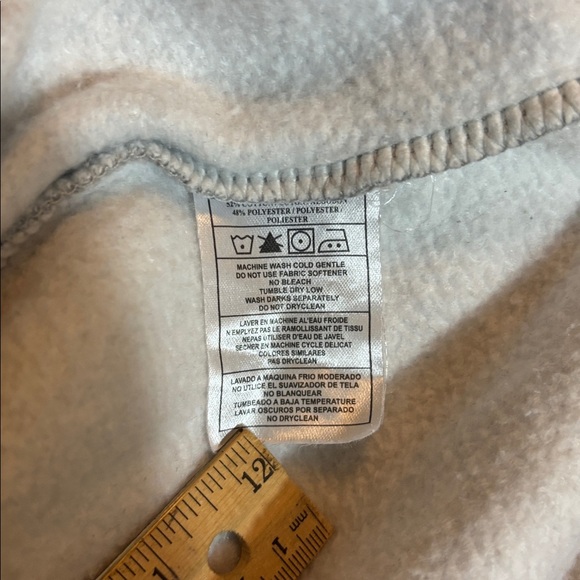 Antigua Gray Philadelphia 76ers Crewneck Sweatshirt with Blue & Red Logo - Picture 6 of 10